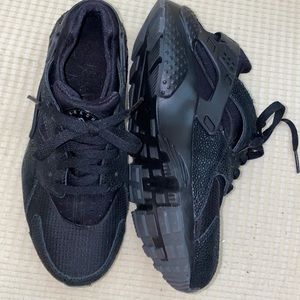 Huarache x Nike Black Pebbled Sneakers